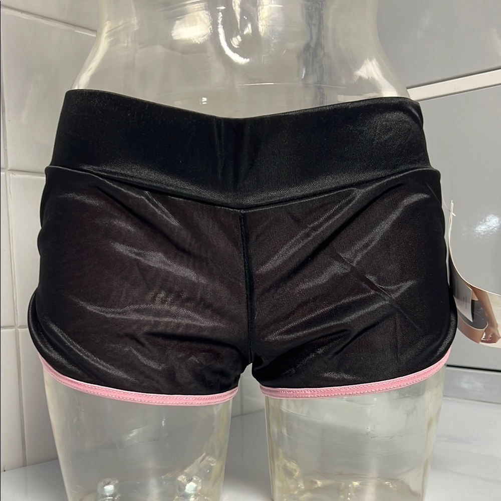 Silky Smooth Reversible Low-Rider Dance Shorts Blk/Pink